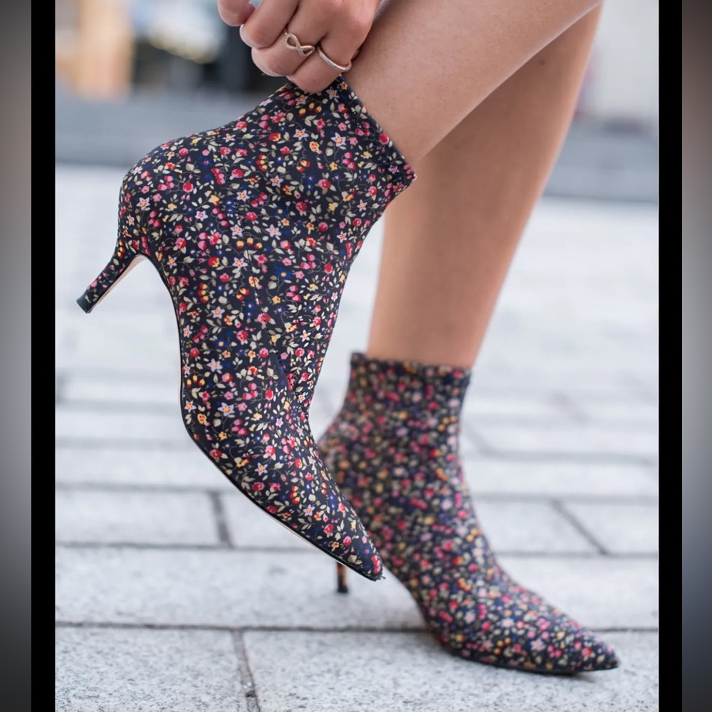 Zara Floral Ankle Boots‎